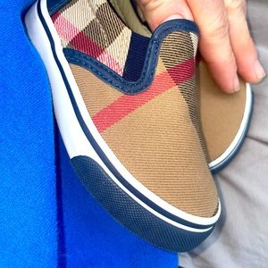 Burberry toddler honey nova slip on shoes size 8